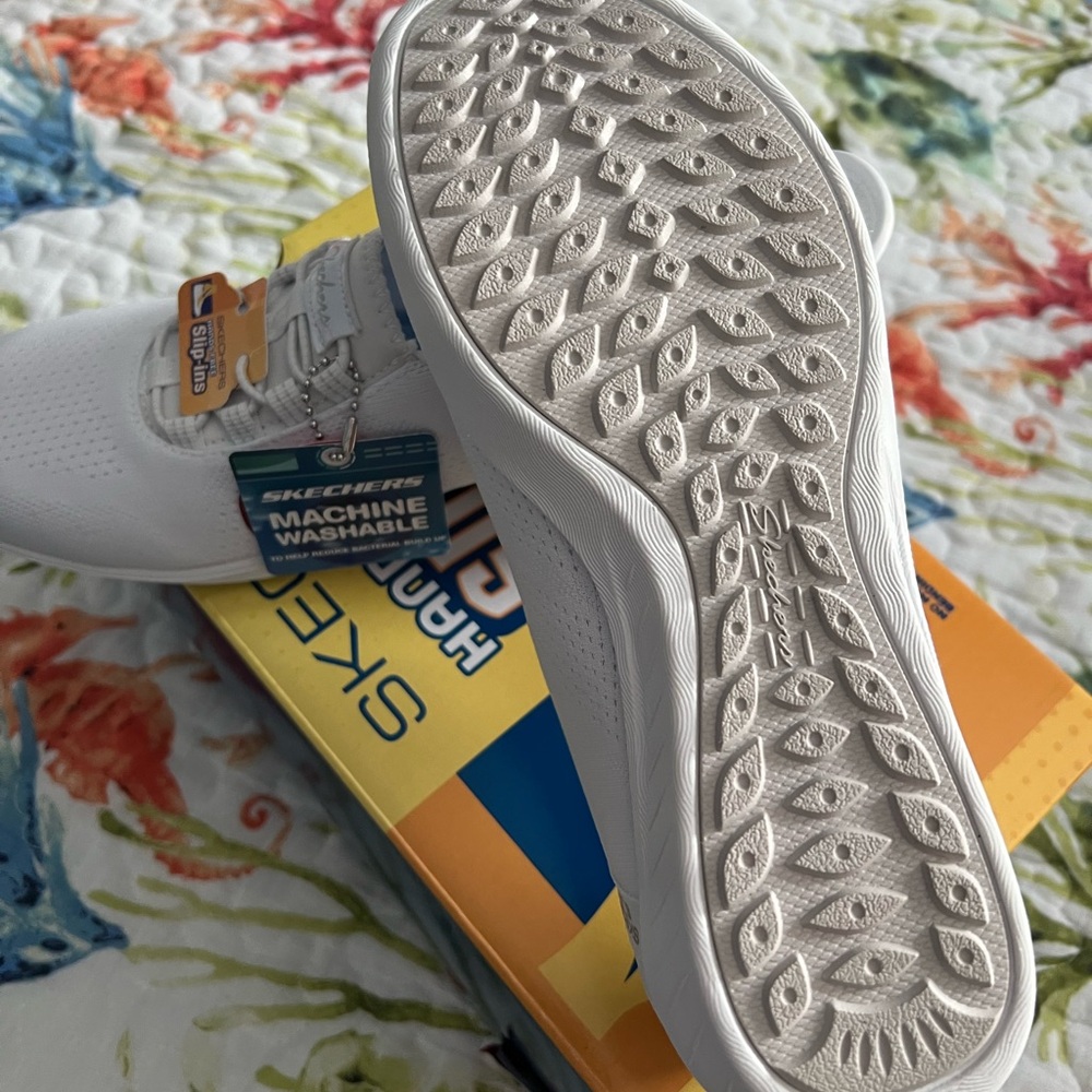 Skechers Women Hands Free Slip-Ins - Picture 3 of 9
